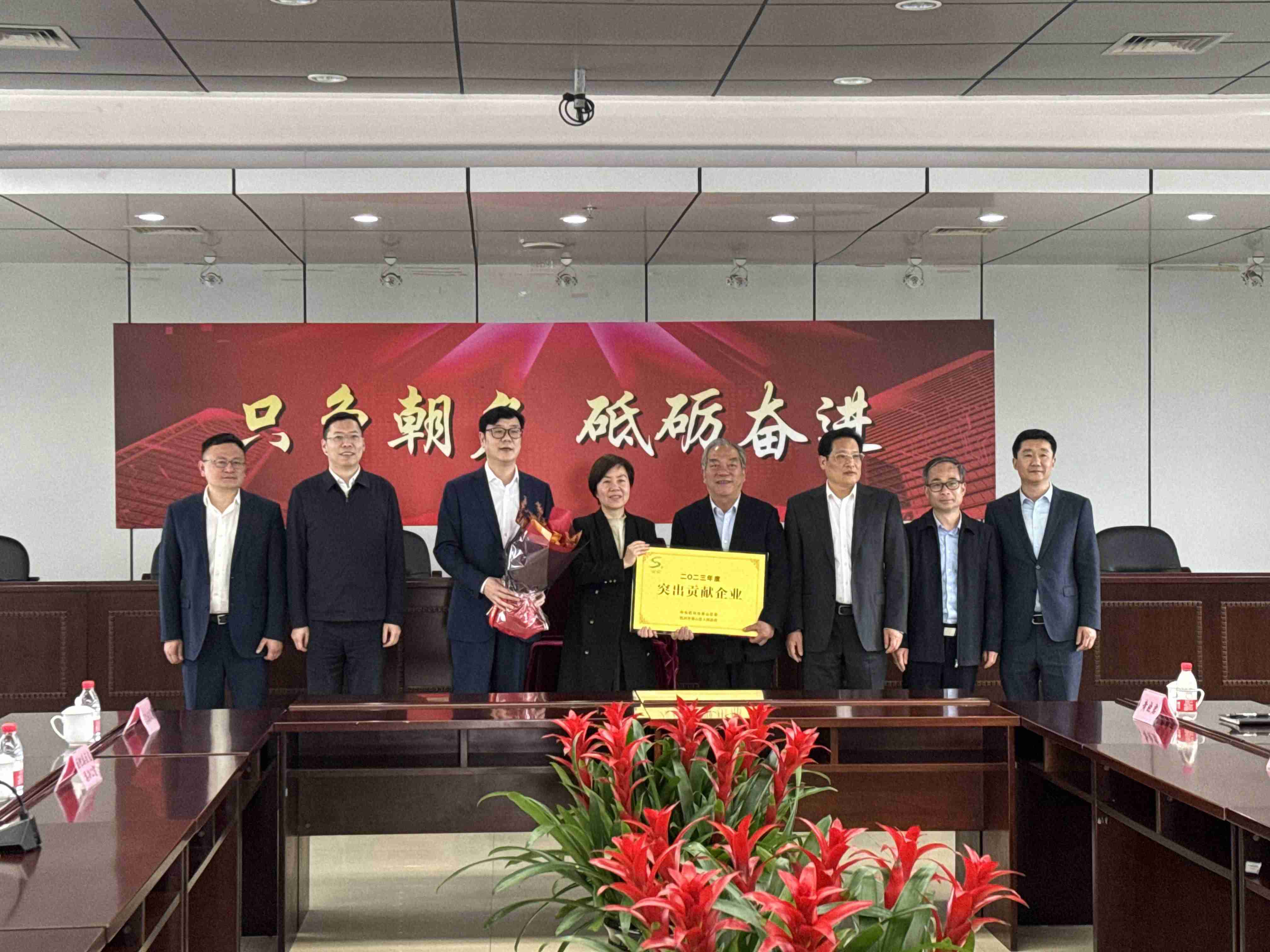 区领导新春慰问 “突出贡献企业” 国泰建设集团